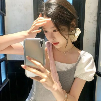 蜜桃女孩